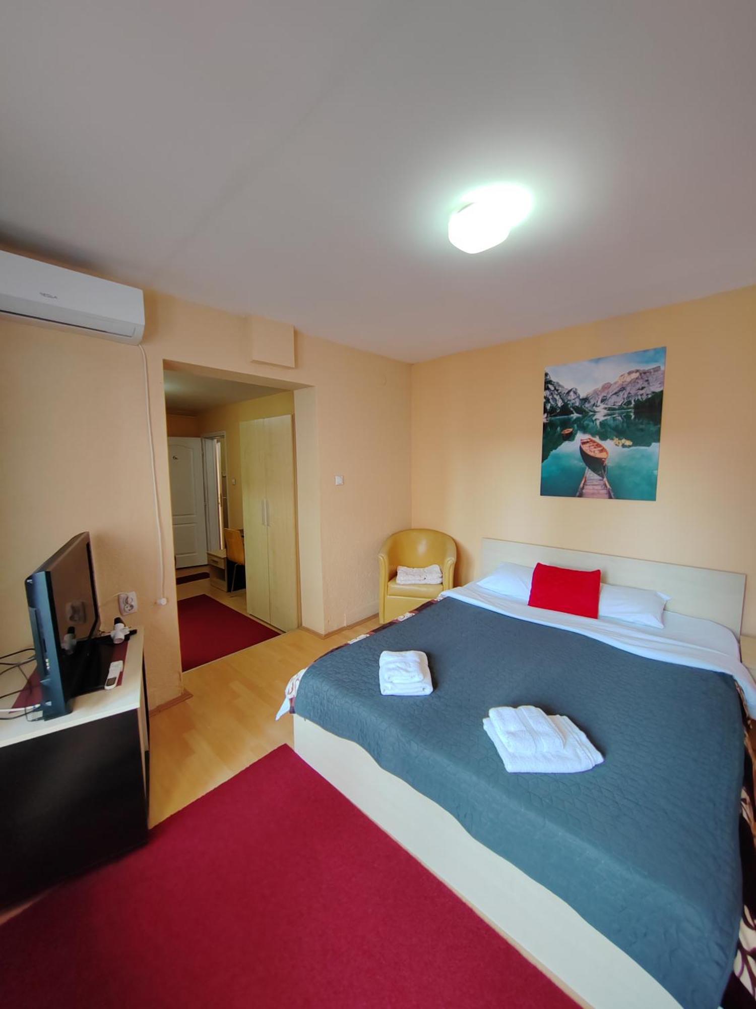 Bed And Breakfast Majesty Nis Exterior foto