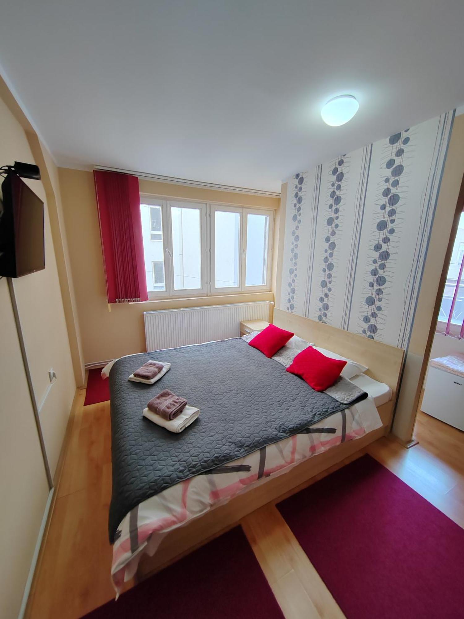 Bed And Breakfast Majesty Nis Exterior foto