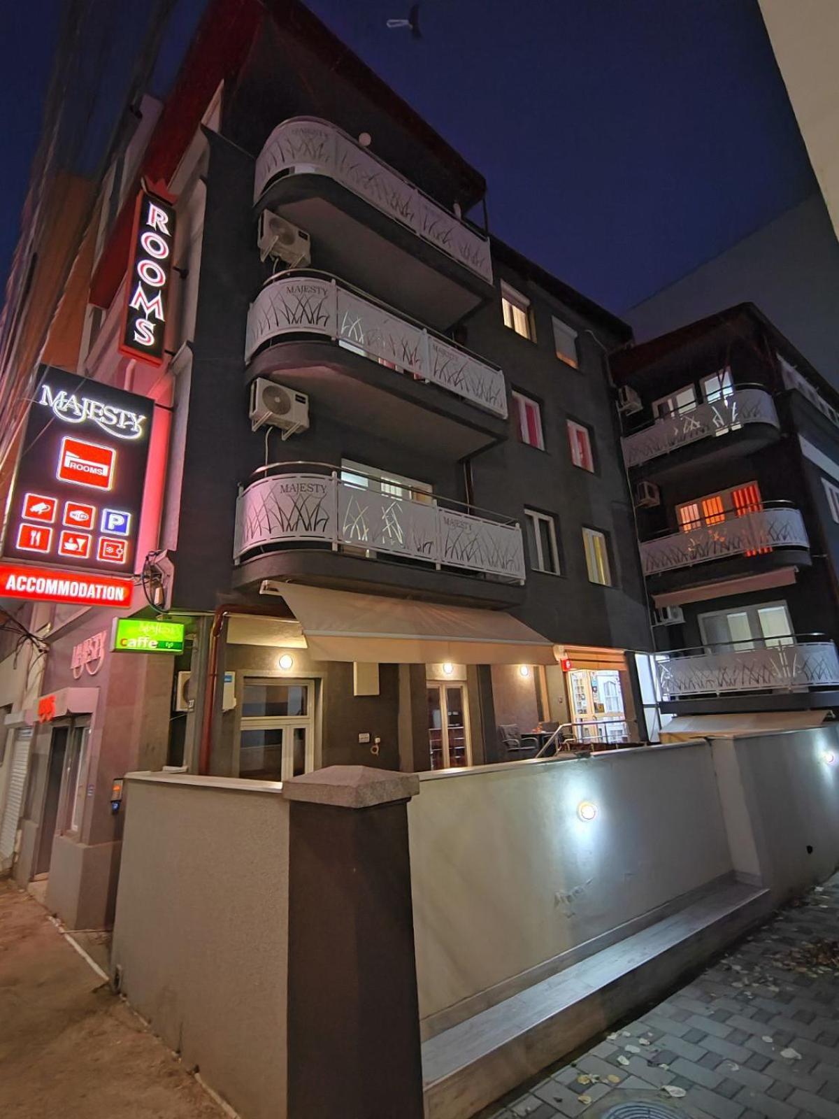 Bed And Breakfast Majesty Nis Exterior foto