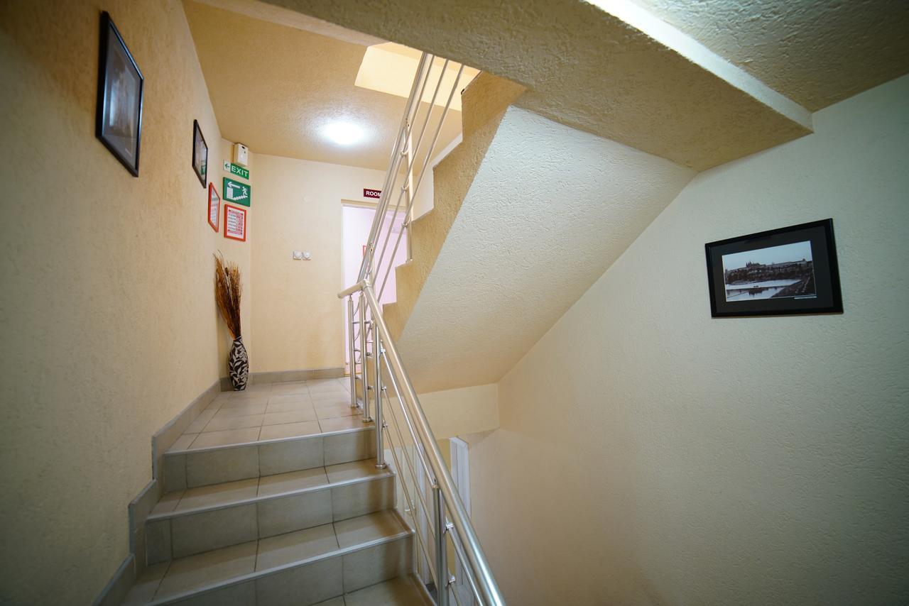 Bed And Breakfast Majesty Nis Exterior foto