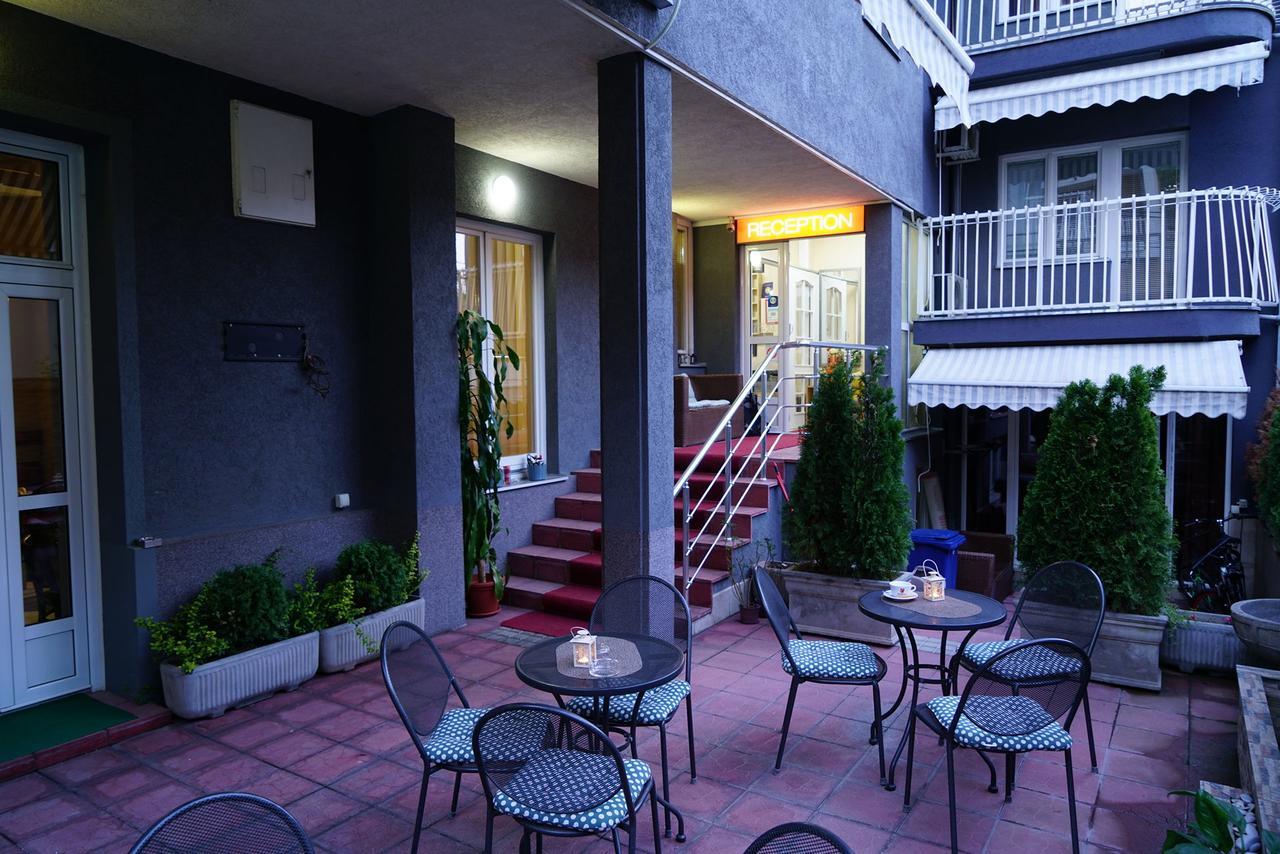 Bed And Breakfast Majesty Nis Exterior foto