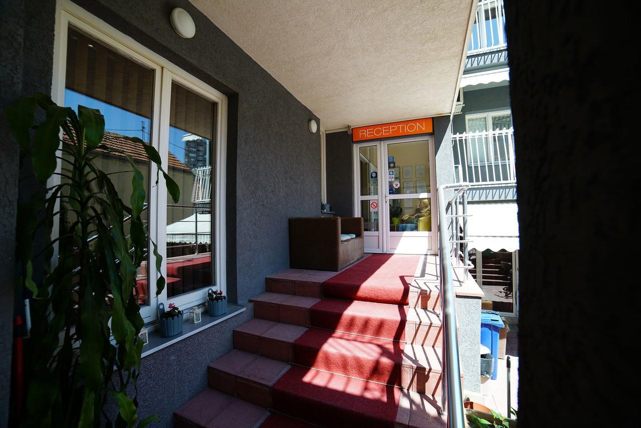 Bed And Breakfast Majesty Nis Exterior foto