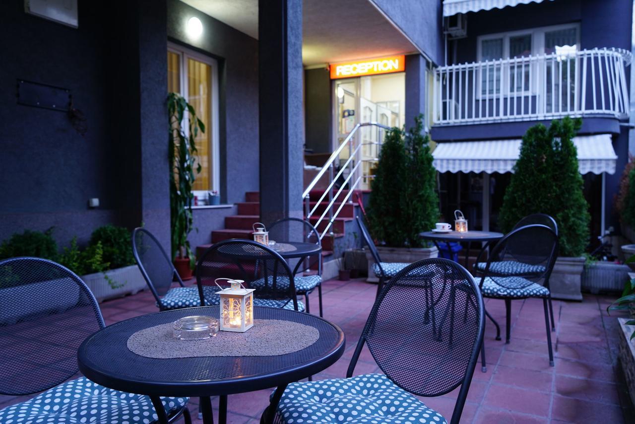 Bed And Breakfast Majesty Nis Exterior foto